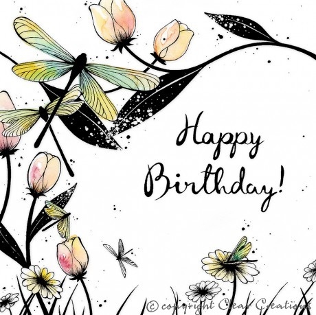 Quadratische Doppelkarte von Clear Creations mit einer gemalten Libelle inmitten von Blumen. Die Karten sind zum Geburtstag mit dem Text: Happy Birthday. Kein Innentext.