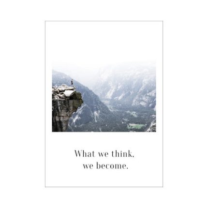 Fotopostkarte mit einer Person, die auf einem Felsvorsprung steht und dem Spruch-what we think, we become