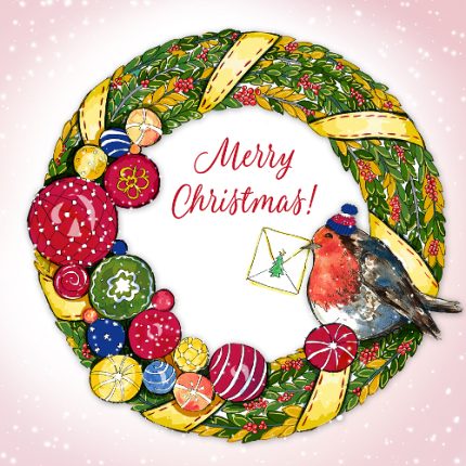 Eine quadratische Weihnachtskarte mit einem Kranz,, der mit Kugeln und einem Vogel dekoriert ist.